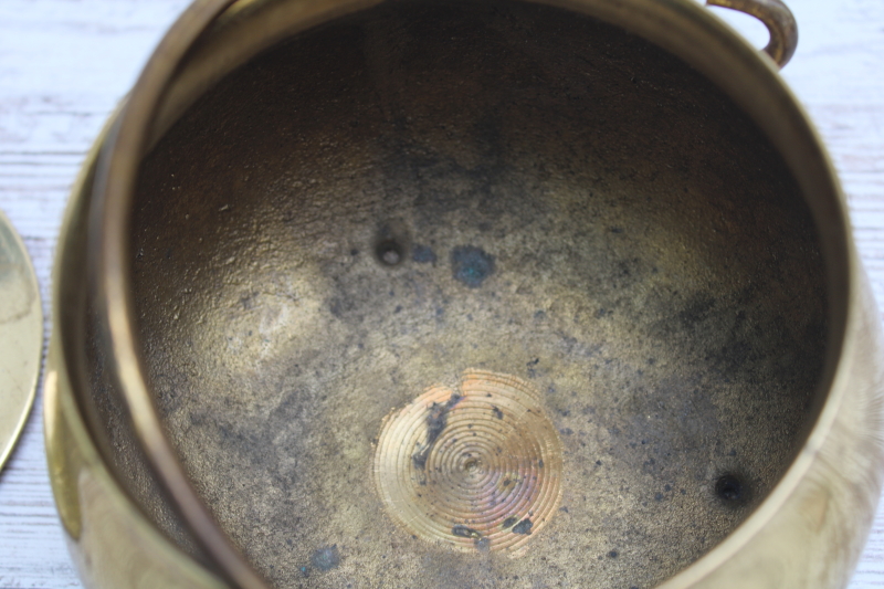 vintage brass cauldron pot w/ lid, small three legged kettle, old fireplace hearth pot