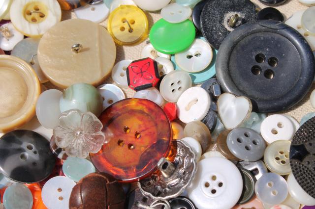 vintage button collection, old rose print tin full of buttons of all kinds