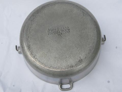 vintage cast aluminum dutch oven pot w/ lid, loop handle for campfire