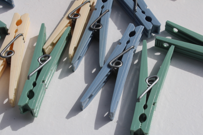 vintage clothespins lot, country blue, green, cream plastic, retro laundry room decor