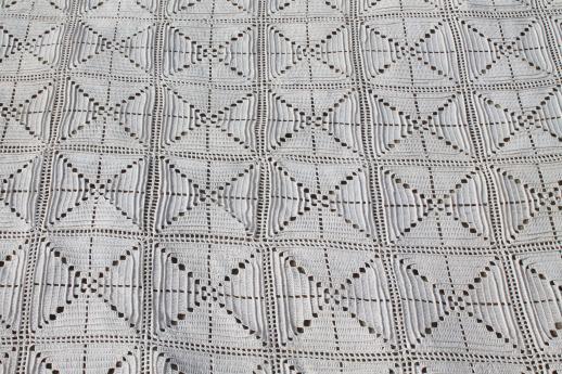 vintage crochet coverlet, handmade white cotton bedspread w/ crochet lace edging