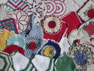 vintage crochet potholders, lot of 30 kitchen pot holders, hot mats, trivets