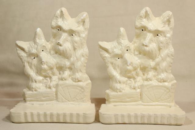vintage dog collectibles, Scotty dog terriers chalkware bookends pair Scotties