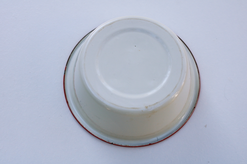 vintage enamelware, white w/ red trim small pan or wash basin, farmhouse kitchen bowl