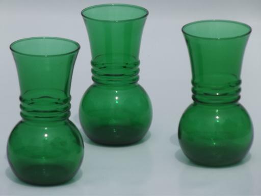 vintage forest green glass vases, retro 50s 60s Anchor Hocking glas