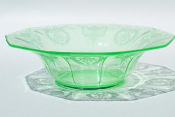 vintage green depression uranium vaseline glass centerpiece bowl, Cambridge etch pattern