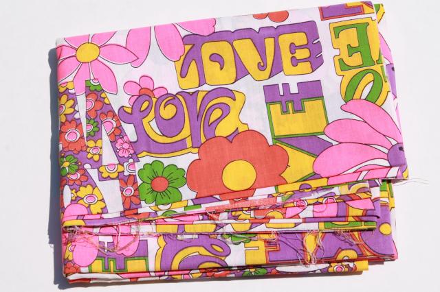vintage hippie LOVE flower power daisy graffiti print cotton fabric 60s 70s retro!