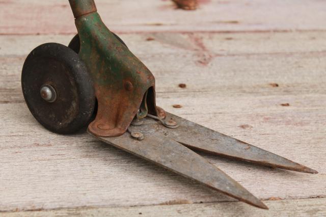 vintage long handled Doo-Klip grass shears clippers grass mid century lawn & garden tool
