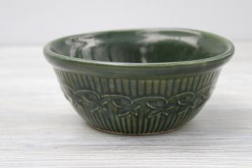 vintage maple leaf pattern Monmouth stoneware pottery mixing bowl, ivy green