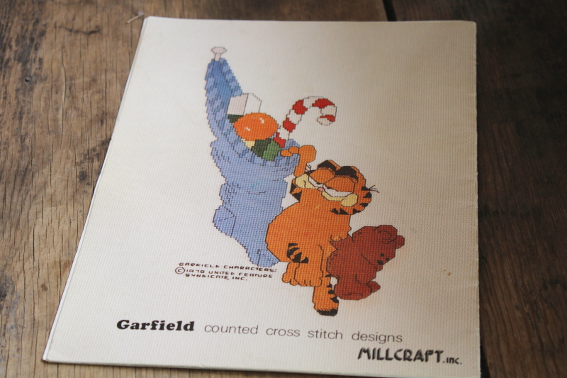vintage needlework booklet, Garfield the cat designs Christmas cross stitch patterns
