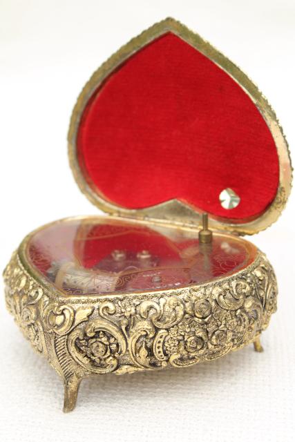 vintage ornate gold metal filigree heart shaped trinket box w/ wind-up music box