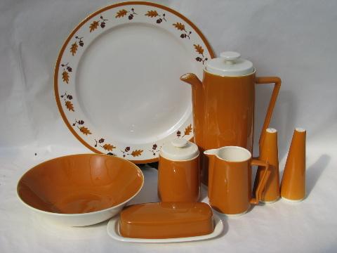 vintage set for six autumn acorn pattern china, fall colors