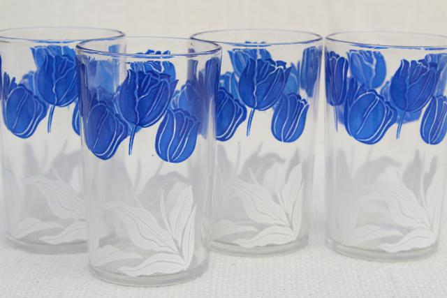 vintage swanky swigs, jelly glasses glass tumblers tulips print in red, white and blue