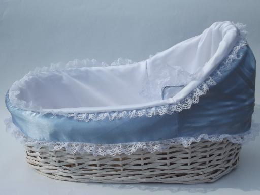 vintage wicker moses basket baby doll bed, white bassinet w/ lining