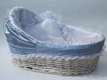 vintage wicker moses basket baby doll bed, white bassinet w/ lining