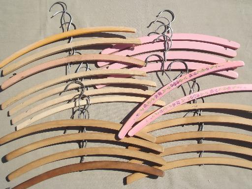 vintage wood clothes hanger lot, 20+ old wooden clothes hangers, shabby pink paint!
