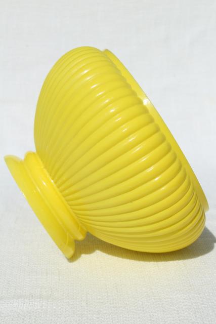 yellow / white milk glass student lamp shade, 60s 70s vintage lampshade, ribbed glass