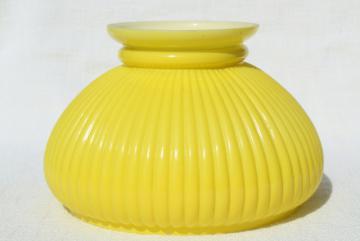 yellow / white milk glass student lamp shade, 60s 70s vintage lampshade, ribbed glass