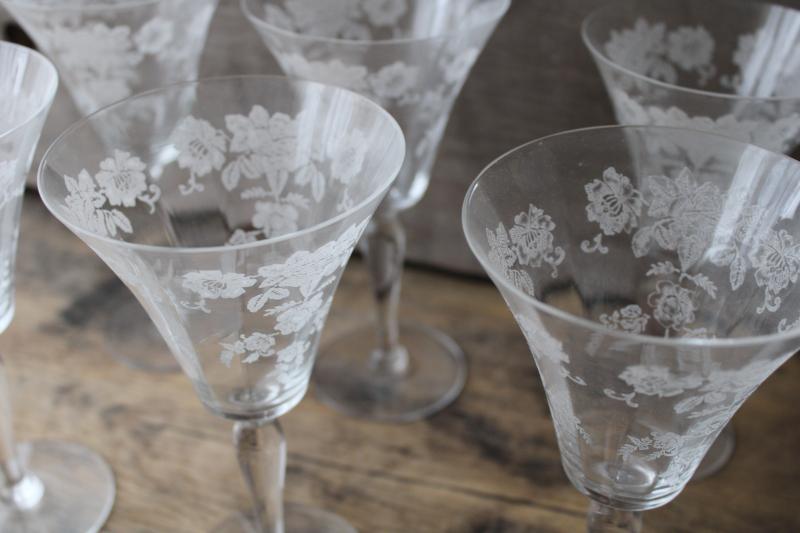 10 vintage water / wine glasses, etched rose elegant glass Morgantown Picardy Richelieu</