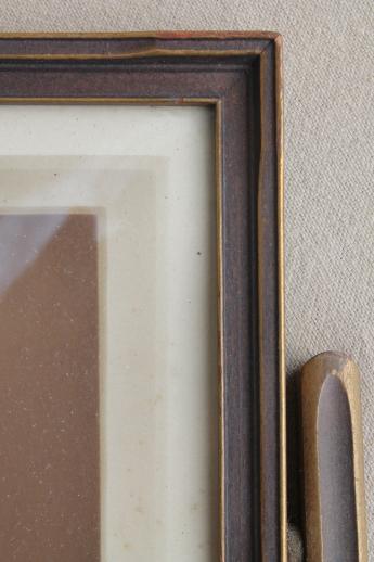 1920s vintage picture frame w/ Gatsby era photo portrait, pivot tilting swivel frame on stand 