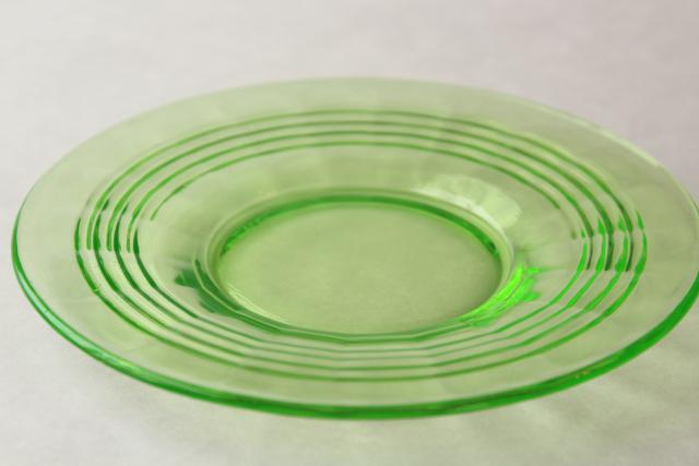 1930s vintage Anchor Hocking green depression glass plates, circle band optic ring pattern