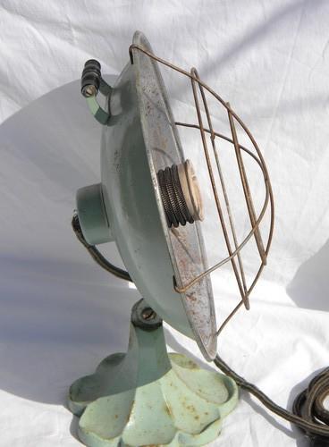 1930s vintage electric reflector heater w/cast iron base&old jadeite green paint