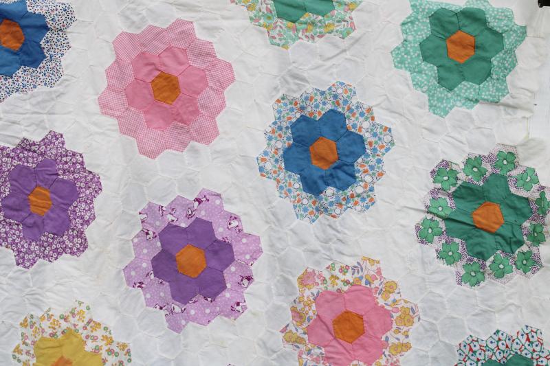 1930s Vintage Quilt Top Grandmothers Flower Garden Hexies Pieced Patchwork