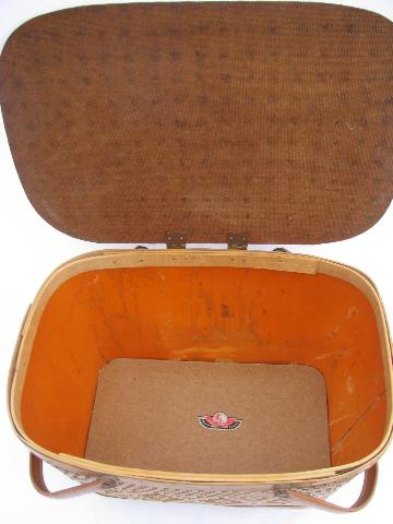 1940s - 50s vintage Red-Man label picnic basket hamper w/ metal handles