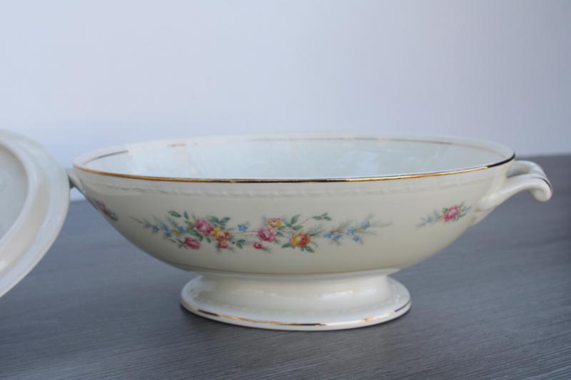 1940s Homer Laughlin Eggshell Georgian china, Cashmere pattern oval covered bowl