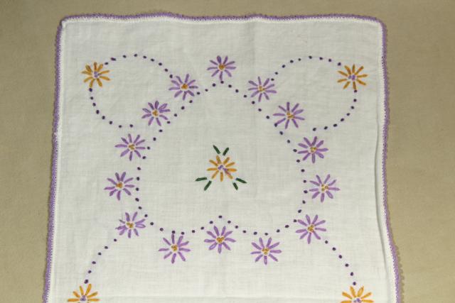 1940s or 1950s vintage table runner w/ hand stitched embroidery, hearts & flowers