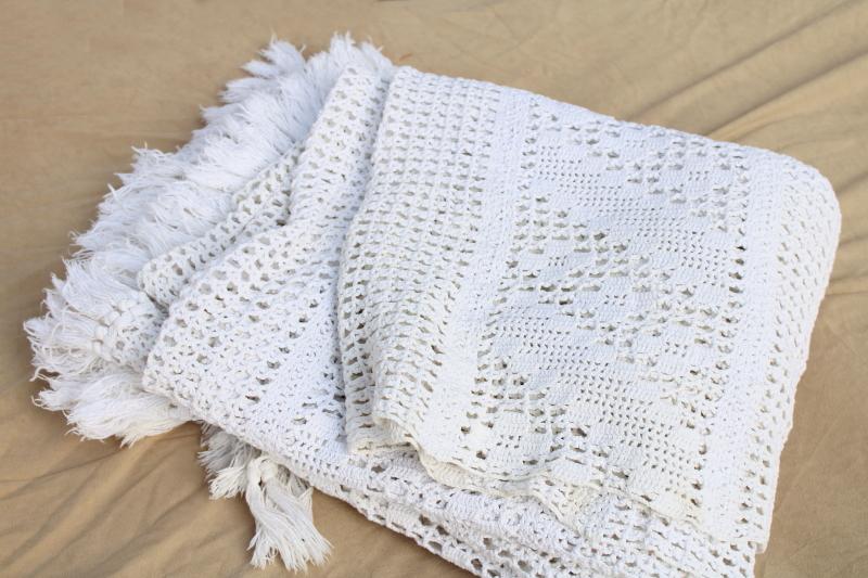 1940s vintage crochet cotton lace bedspread, handmade coverlet w/ fringe