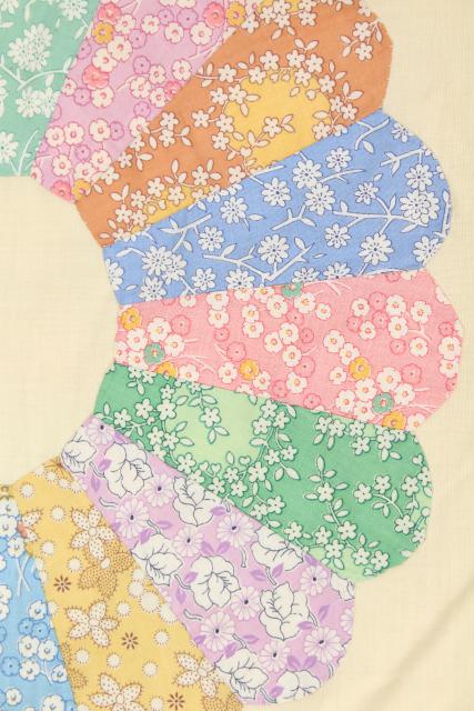 1940s vintage quilt top, print dresden plate flower circles on unbleached cotton