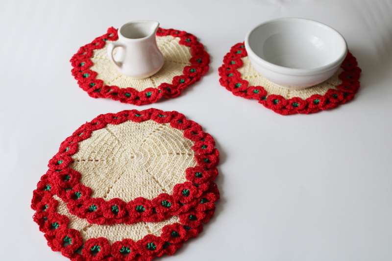 1950s vintage crocheted pot holders or place mats, cotton thread crochet flower border doily