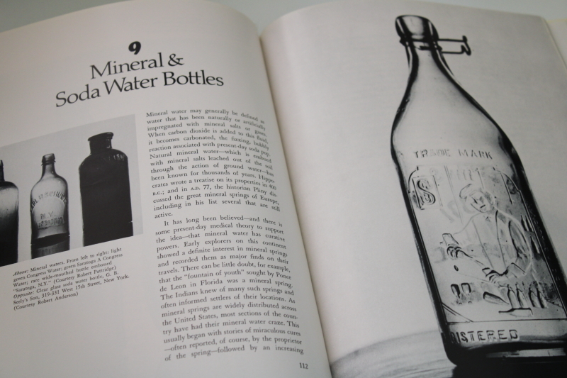 1970s vintage American Bottles collectors book, Early American antique glass bottle history, photos