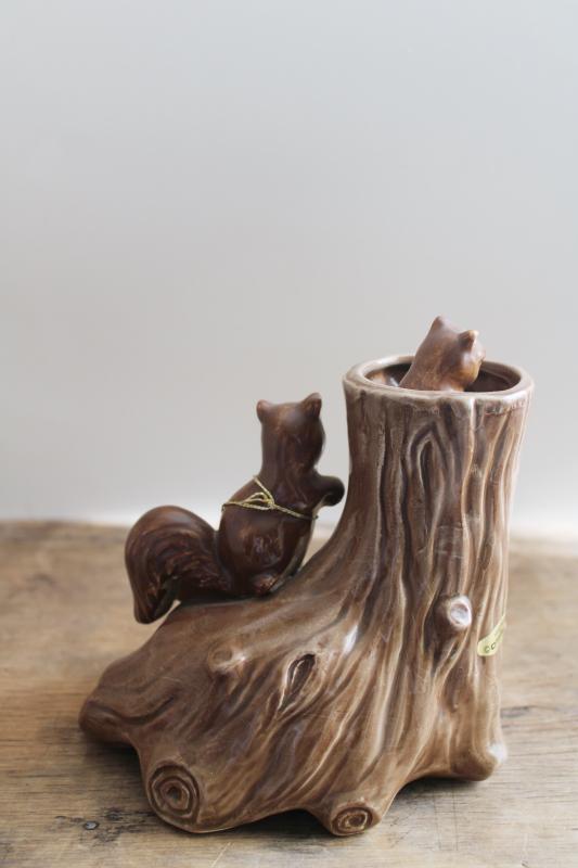 1970s vintage Otagiri Japan ceramic music box, squirrels in hollow tree stump