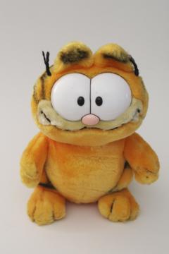 1980s vintage Dakin Garfield the cat plush toy stuffed animal