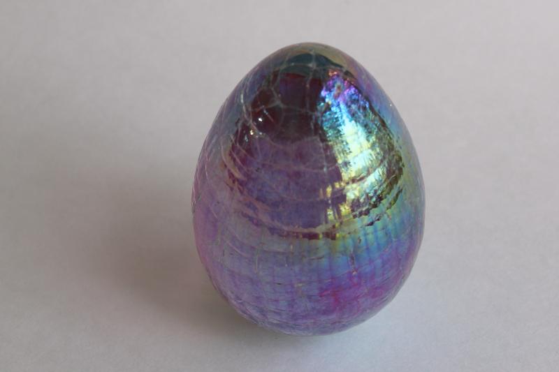 1991 vintage ornamental blown glass paperweight OBG crackle glass iridescent egg