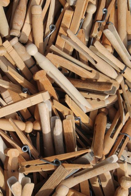 200+ vintage wood clothespins, primitive old wooden clothespin lot