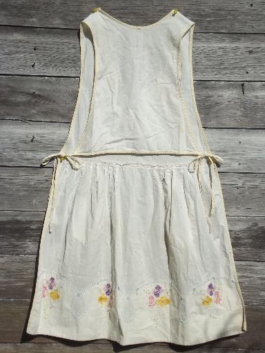 20s 30s vintage pinafore apron, flower embroidered cotton muslin bib apron