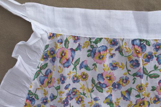 30s 40s vintage cotton kitchen apron lot, flowered print fabric ruffled aprons
