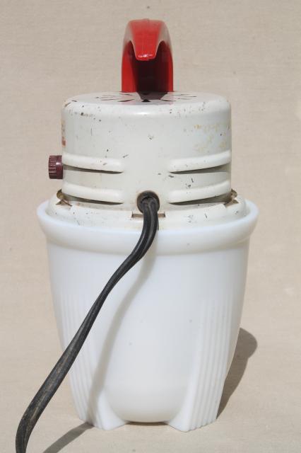 https://laurelleaffarm.com/item-photos/30s-40s-vintage-milk-glass-beater-jar-red-handled-Knapp-Monarch-electric-mixer-Laurel-Leaf-Farm-item-no-z8521-4.jpg