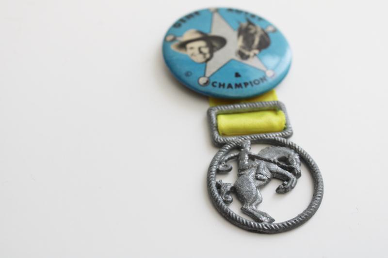 40s 50s vintage Gene Autry & horse Champion pin back button w/ cast metal medal