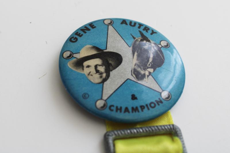 40s 50s vintage Gene Autry & horse Champion pin back button w/ cast metal medal
