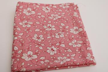 40s 50s vintage cotton feedsack fabric, pink & white flowers floral print