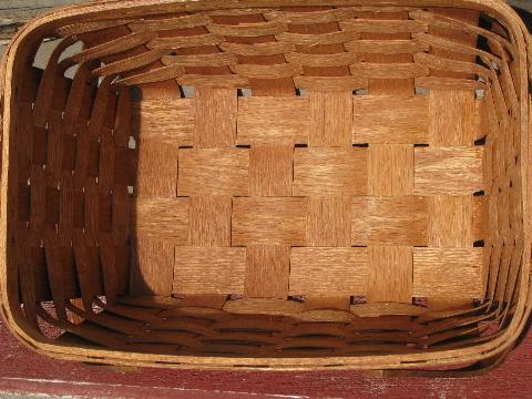 50's vintage wood splint basket picnic hamper, holds utensils on lid