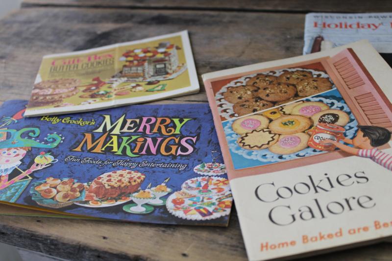 60s 70s vintage cookie cookbooks, Christmas holiday recipe booklets lot