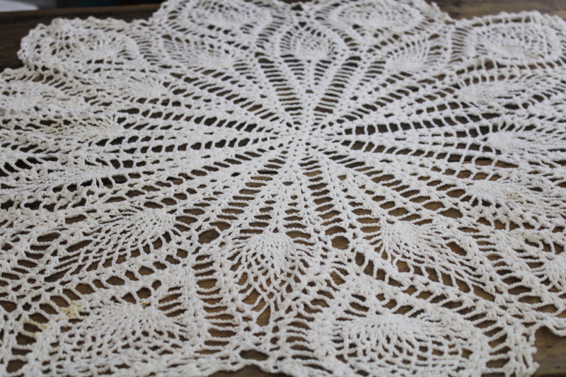70s 80s vintage giant doily table cover, pineapple pattern crochet lace