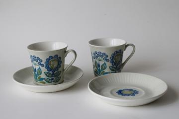 70s vintage Figgjo Flint ceramic demitasse cups  saucers, mid century mod flowers print