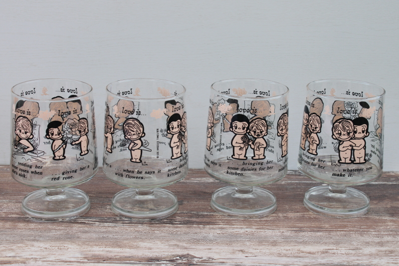 https://laurelleaffarm.com/item-photos/70s-vintage-Love-Is-print-drinking-glasses-set-Kim-Casali-art-LA-Times-1976-Laurel-Leaf-Farm-item-no-wr071863-1.jpg