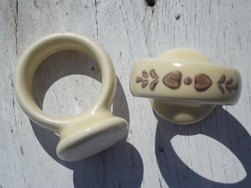 8 pottery napkin rings, vintage Pfaltzgraff Village pattern stoneware